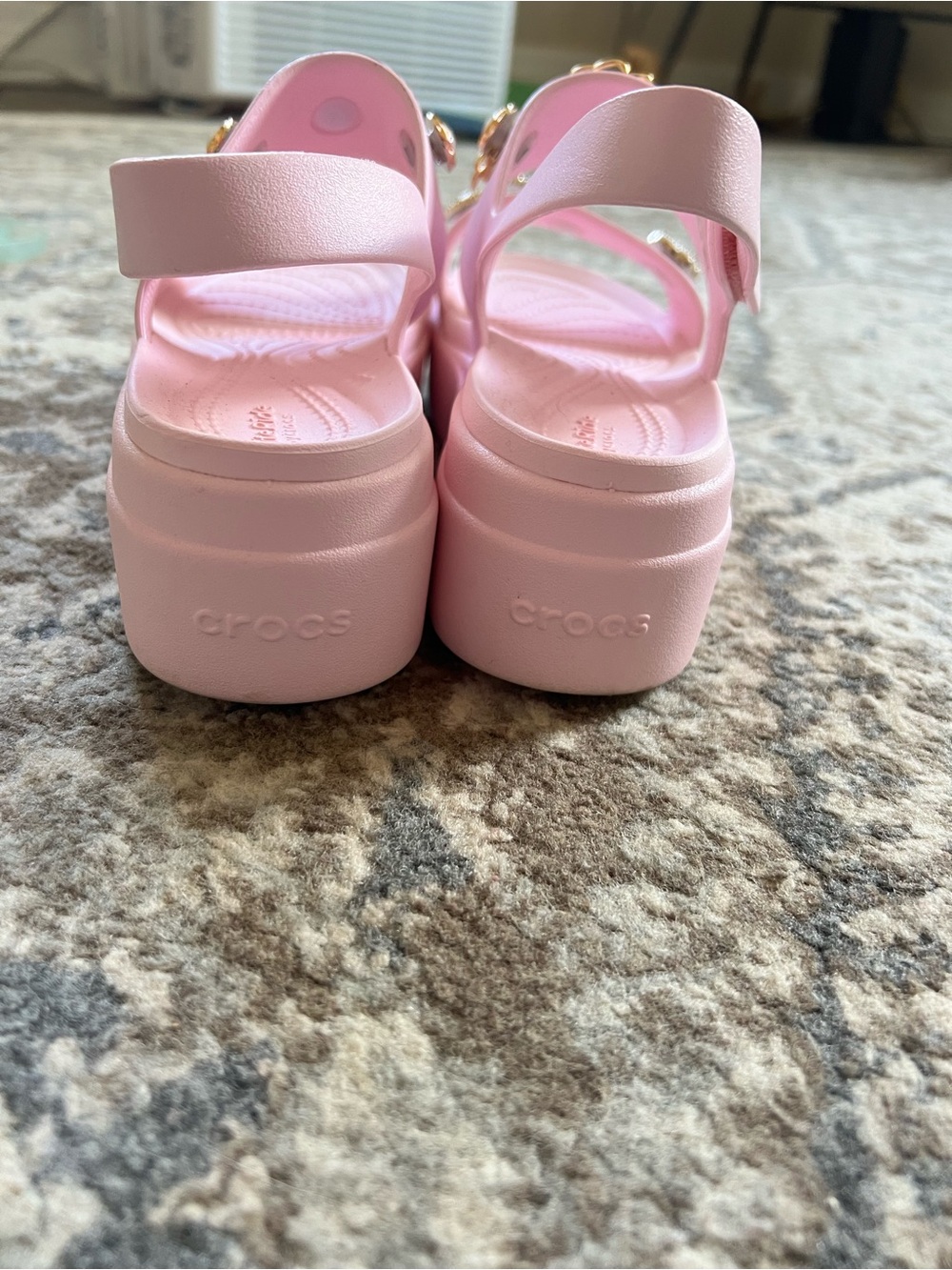 CROCS pink wedge sandals - Picture 5 of 5